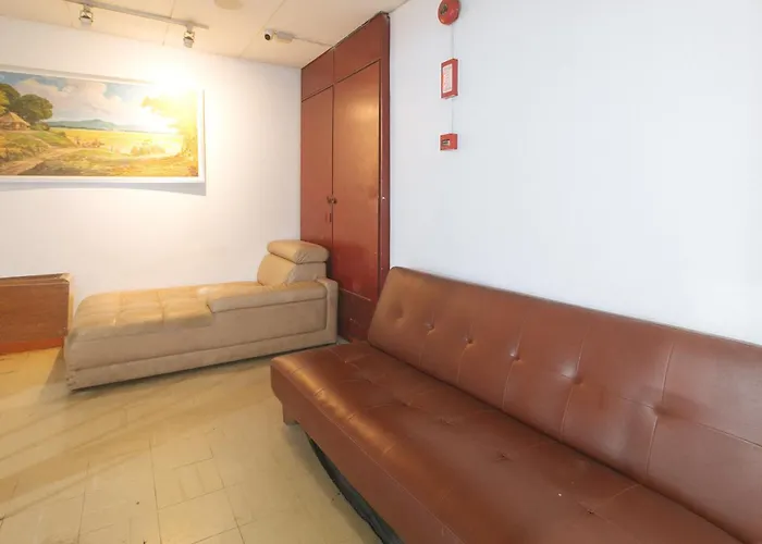 Malate By Reddoorz * Manilla