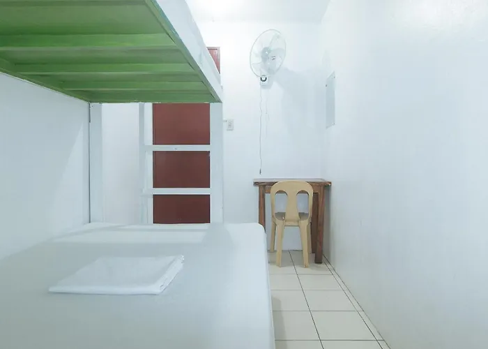 Malate By Reddoorz Hotel *