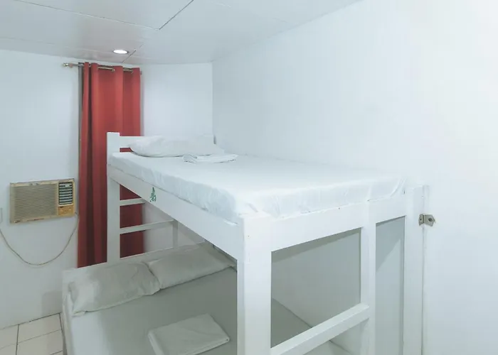 Malate By Reddoorz Hotel