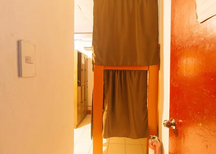 Malate By Reddoorz Hotel *