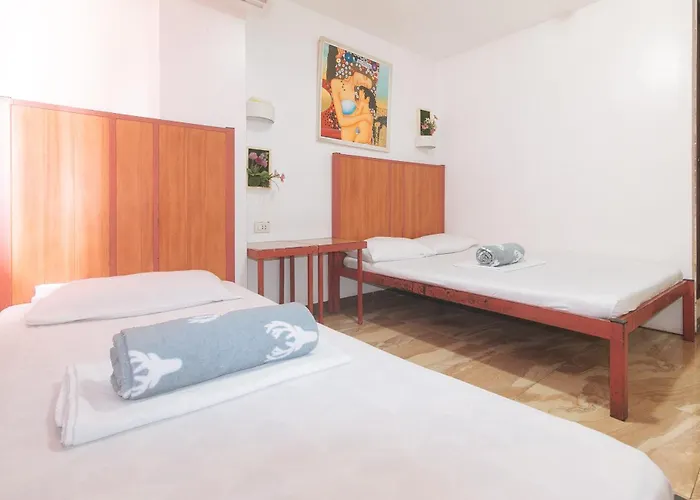 Malate By Reddoorz Hotel *